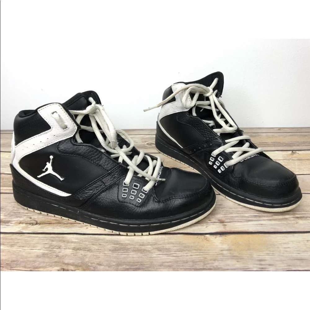 Nike 2012 Air Jordan 1 Flight Mid Top Sneakers